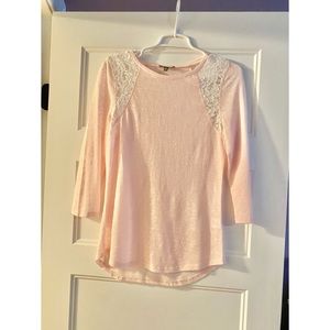 Market & Spruce 3/4 sleeve burn out style top